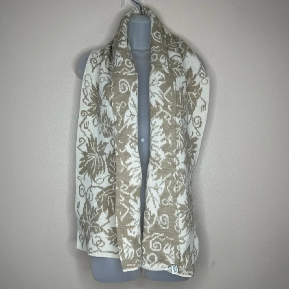 Isotoner‎ Women’s Knit leaf print wool blend reversible Scarf Multifunctional